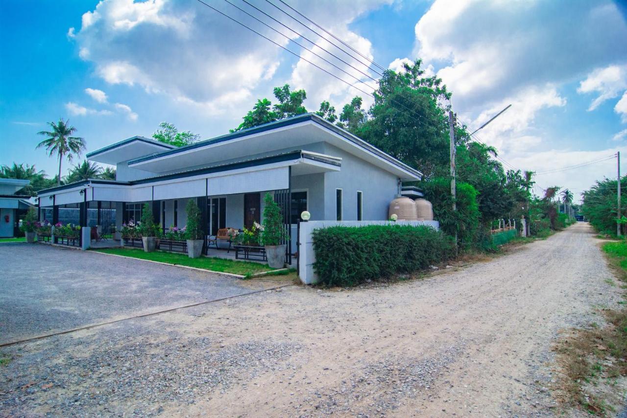 Oyo 533 Runya Poolvilla Prachuap Khiri Khan Exterior foto