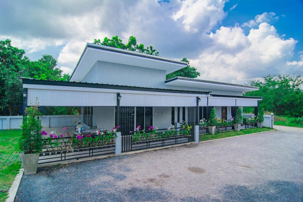 Oyo 533 Runya Poolvilla Prachuap Khiri Khan Exterior foto